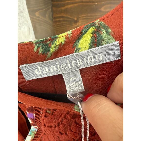 Daniel Rainn Women's Floral Burnt Orange Quin Keyhole Crochet Top Size Petite M - Picture 5 of 7